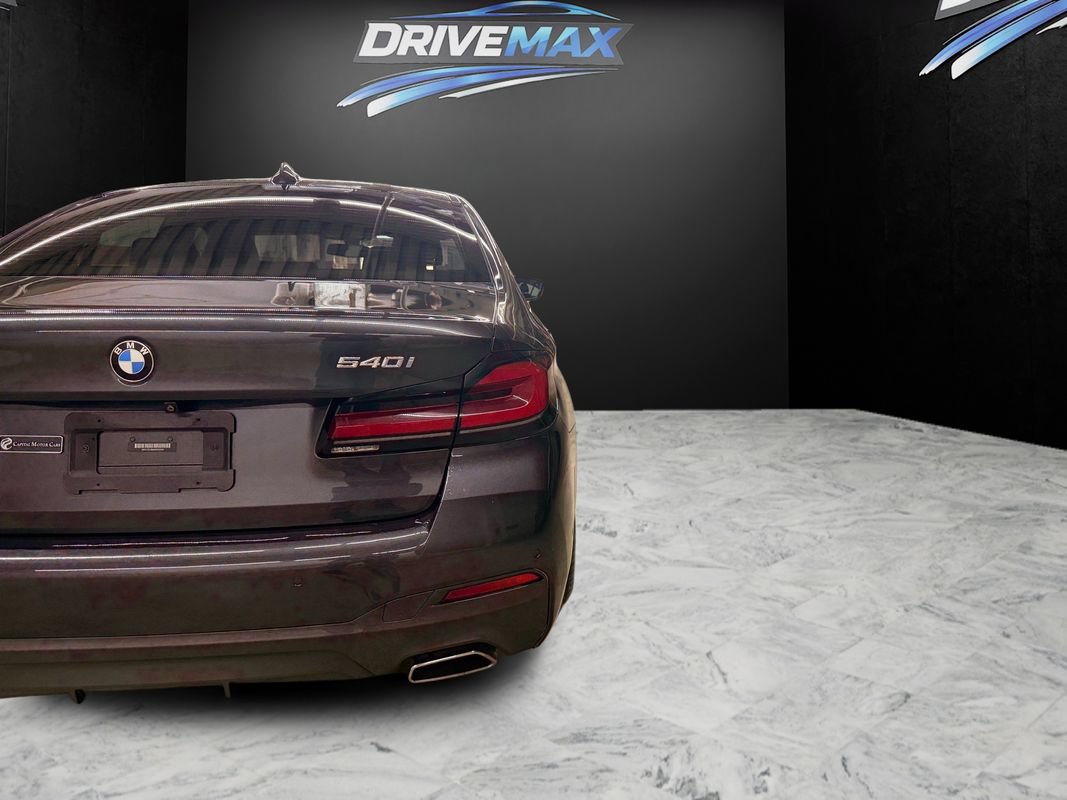 Used 2021 BMW 540i xDrive w/ M Sport Package AWD/4WD image 10