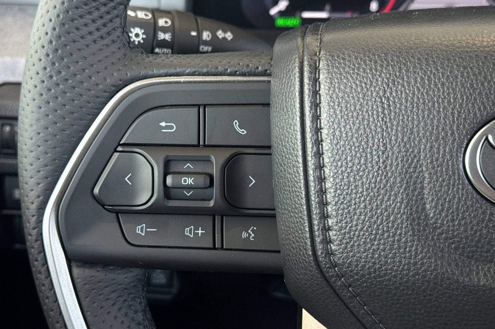 Certified 2025 Toyota Tacoma Trailhunter image 29
