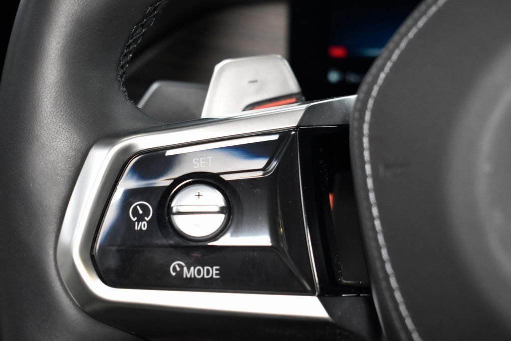 Used 2025 BMW 760i xDrive image 33