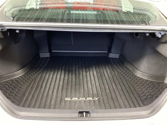 Used 2020 Toyota Camry XSE image 8