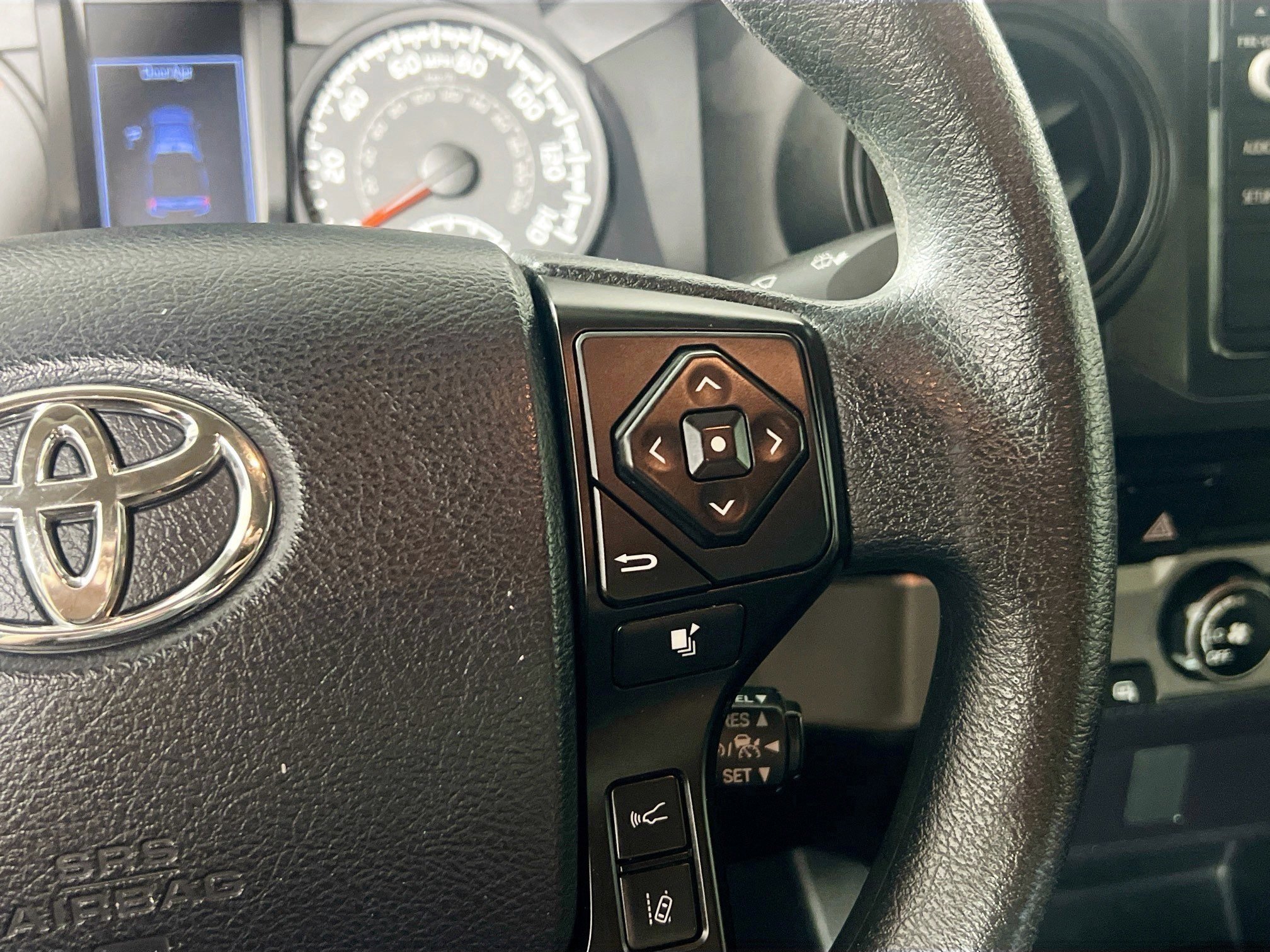 Used 2018 Toyota Tacoma SR RWD image 19