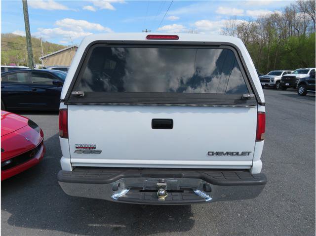 Used 2001 Chevrolet S10 Pickup LS w/ Preferred Equipment Group RWD image 14