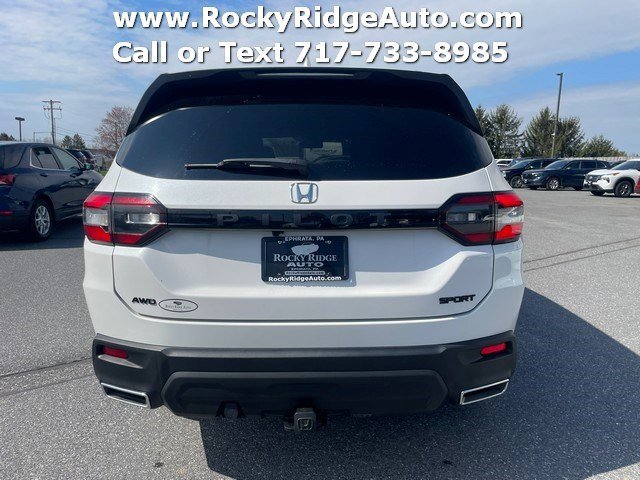 Used 2023 Honda Pilot Sport image 6