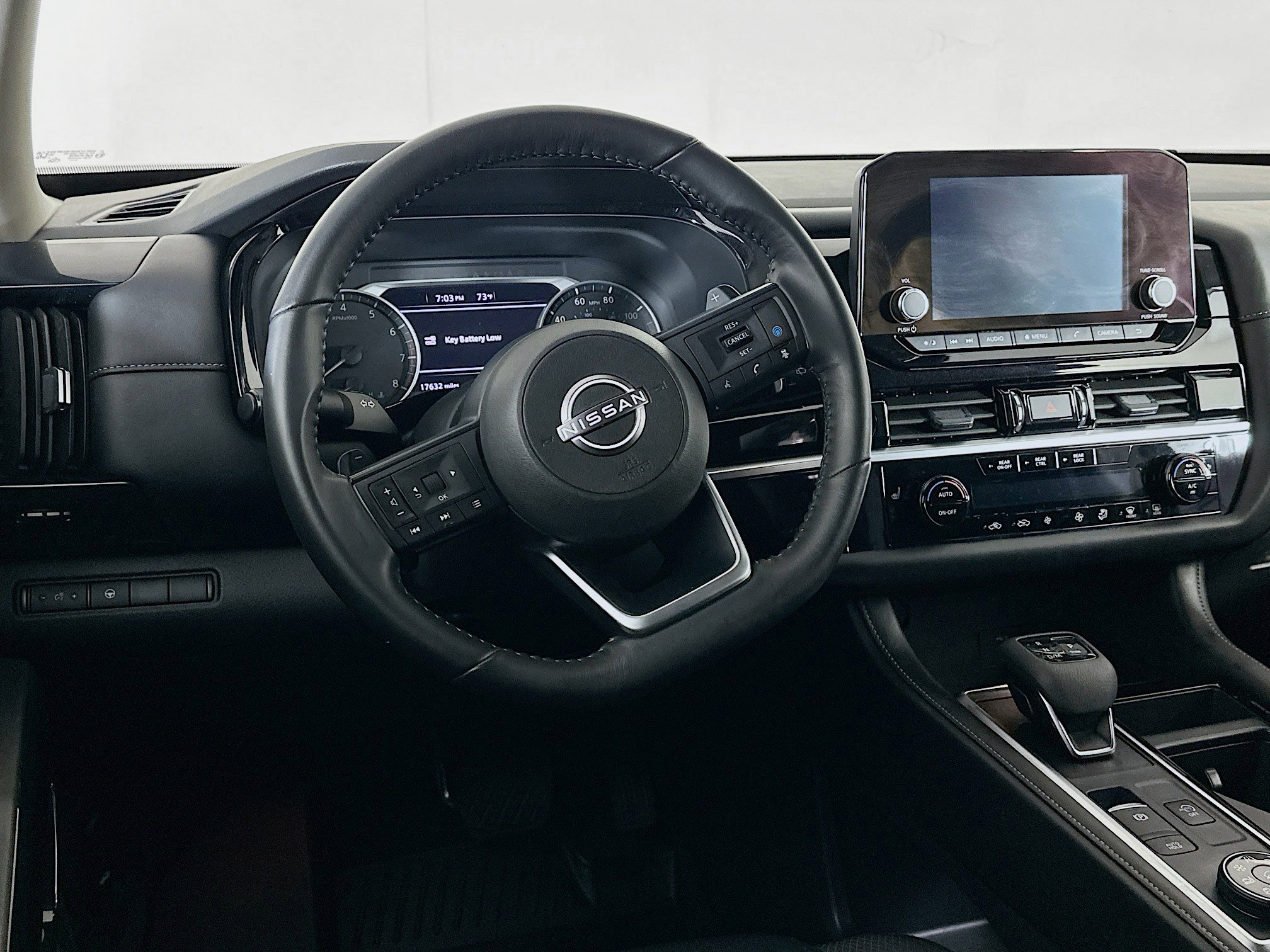 Used 2024 Nissan Pathfinder SV image 18