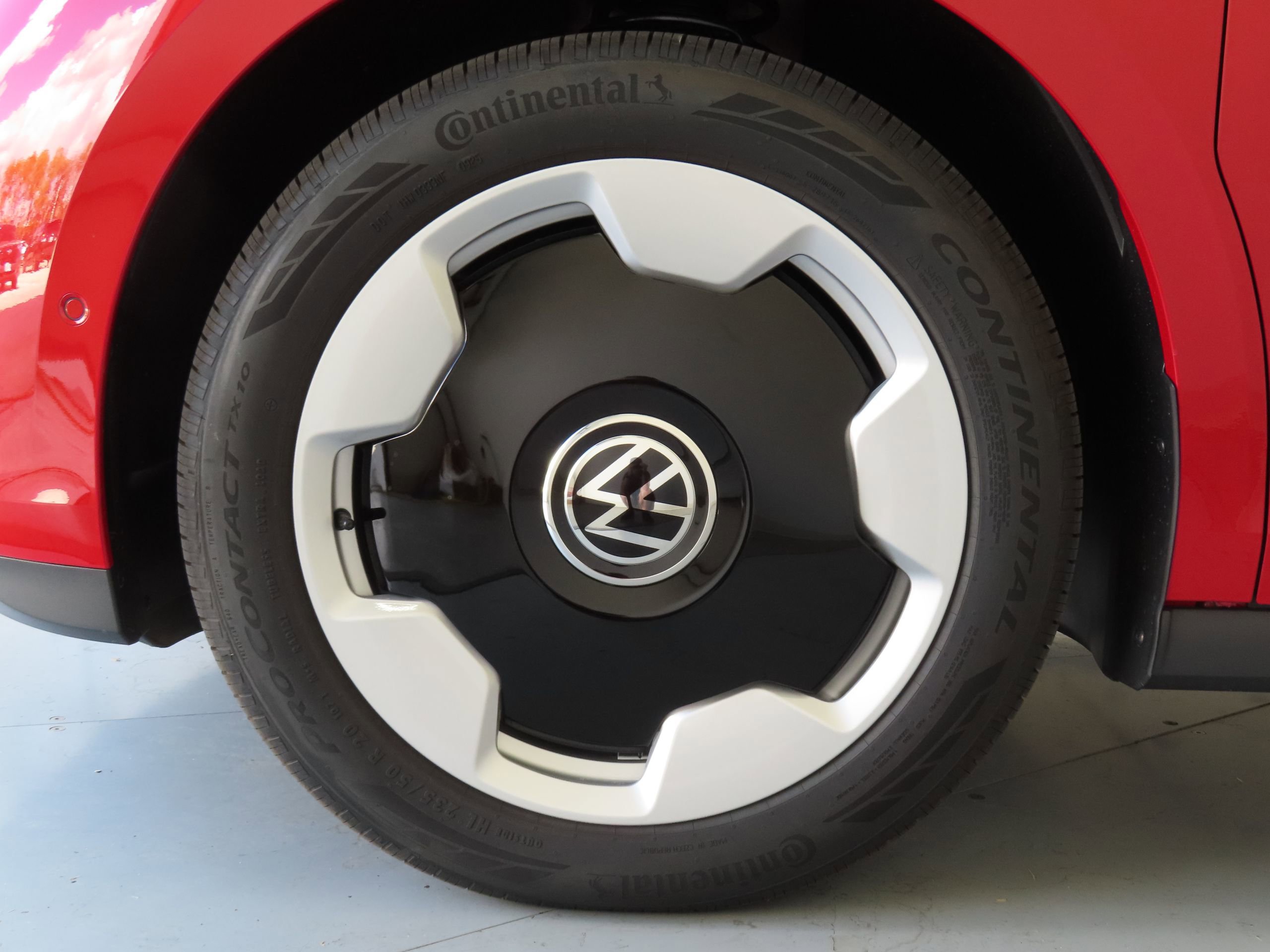 New 2025 Volkswagen ID. Buzz Pro S Plus image 34