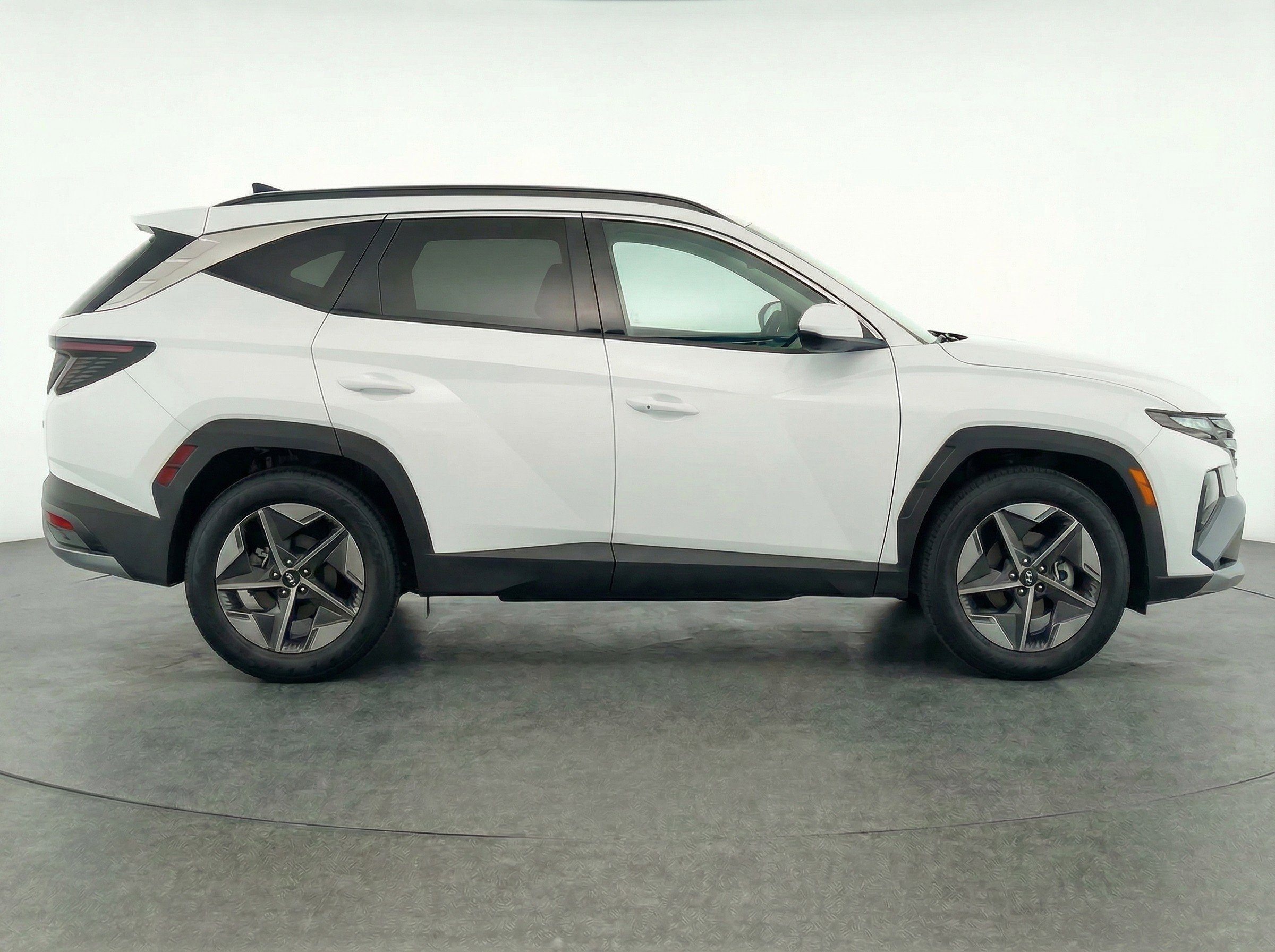Used 2025 Hyundai Tucson SEL FWD image 11