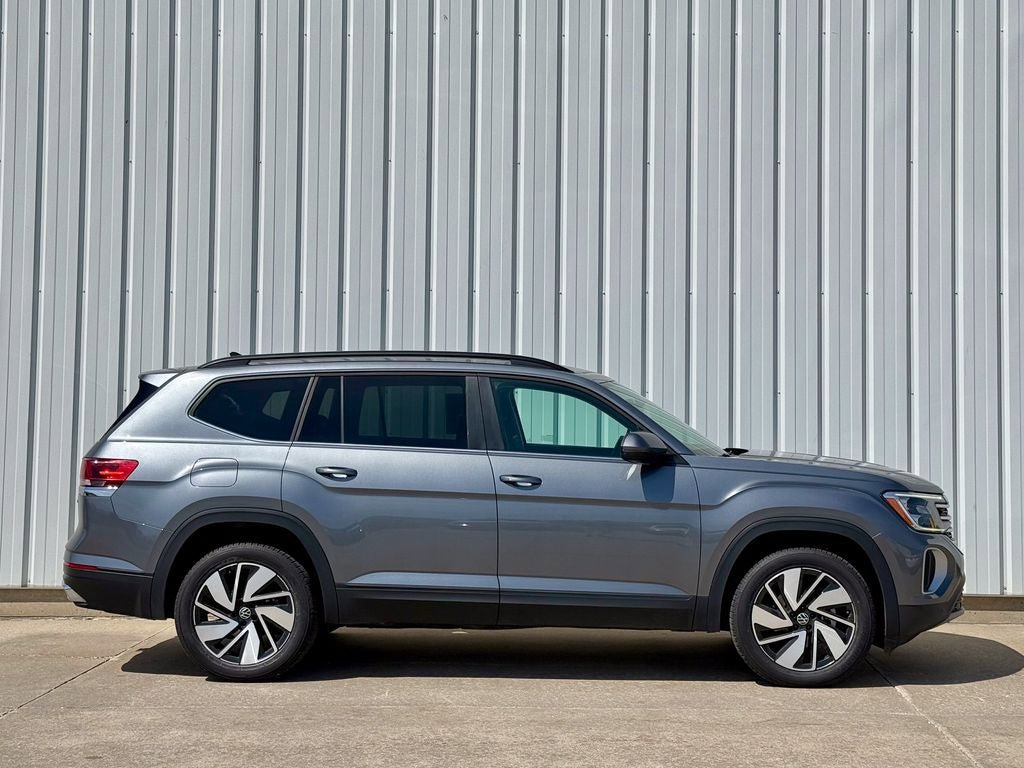 Used 2025 Volkswagen Atlas SE AWD/4WD image 7