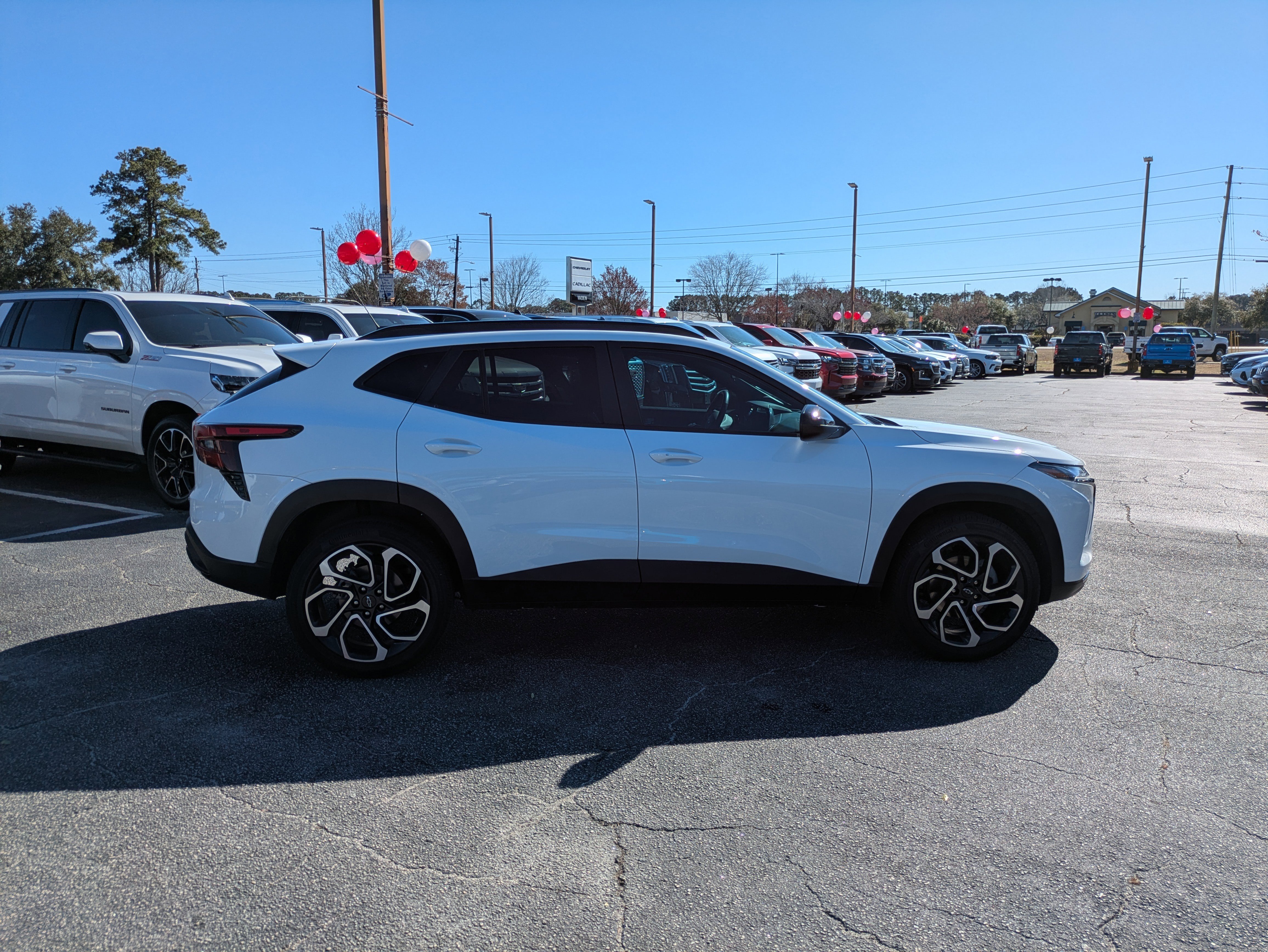 Used 2025 Chevrolet Trax RS w/ Sunroof Package image 25
