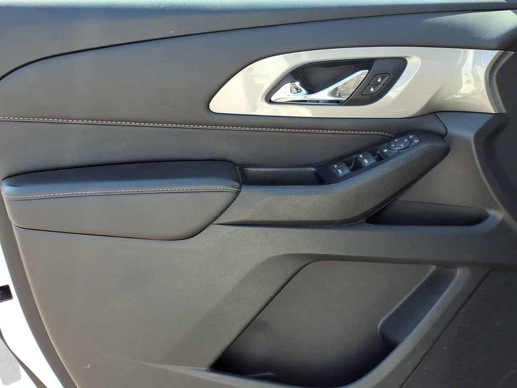 Used 2020 Chevrolet Traverse LS w/ LPO, Floor Liner Package FWD image 15