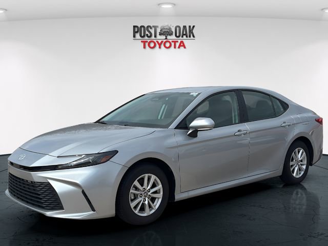 Used 2025 Toyota Camry LE image 3