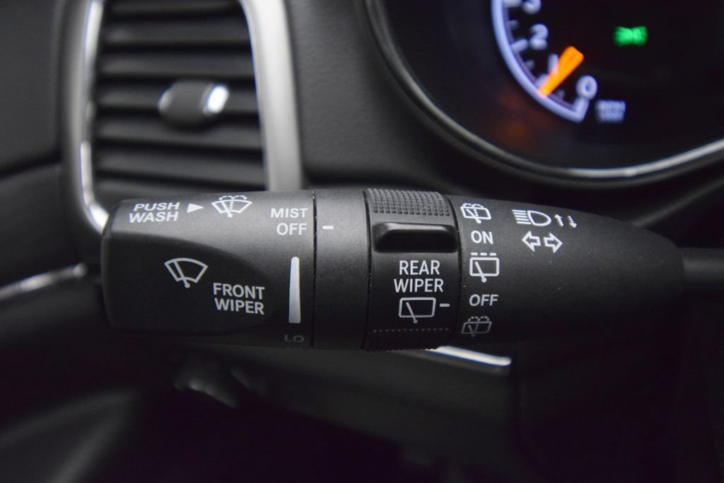 Used 2021 Jeep Grand Cherokee Limited w/ Premium Lighting Group AWD/4WD image 37