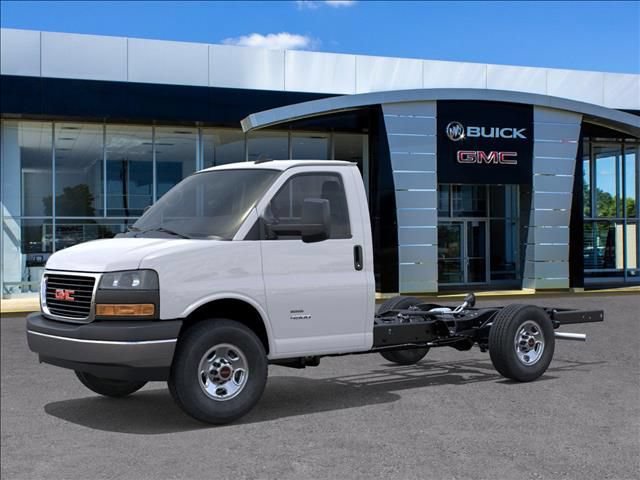 New 2025 GMC Savana 3500 w/ Power Convenience Package RWD image 2