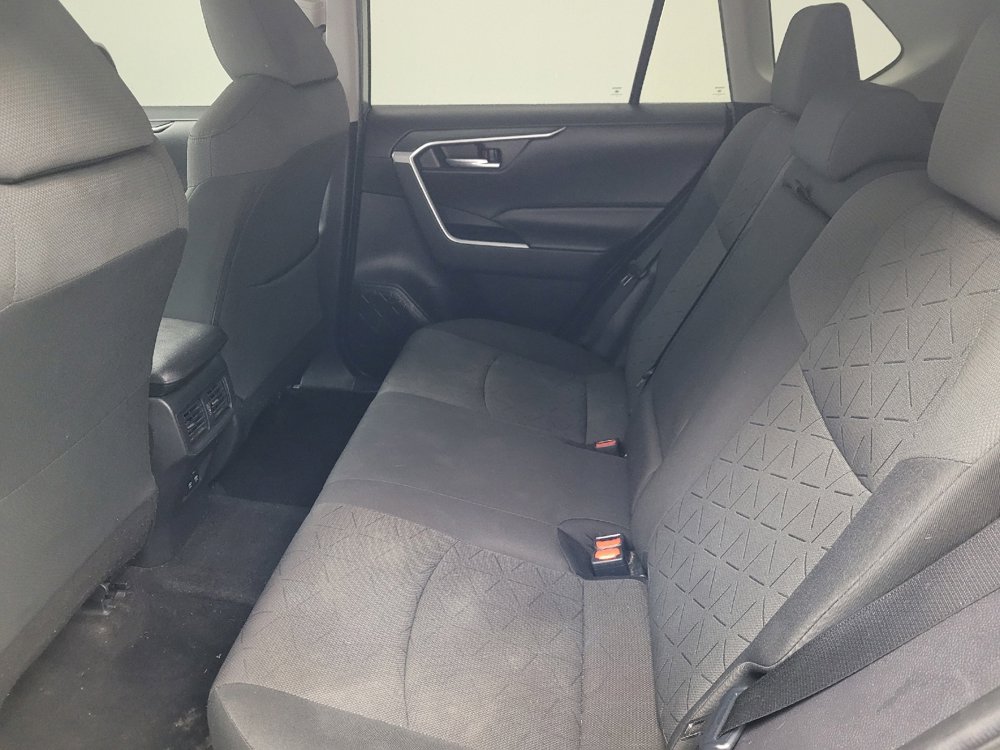 Used 2020 Toyota RAV4 XLE image 18