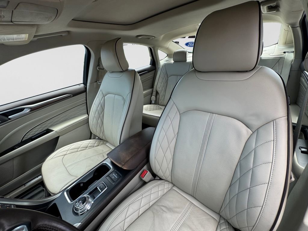 Used 2017 Ford Fusion Platinum AWD/4WD image 18