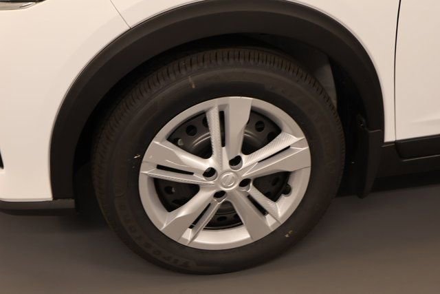 New 2025 Nissan Kicks Play S image 5