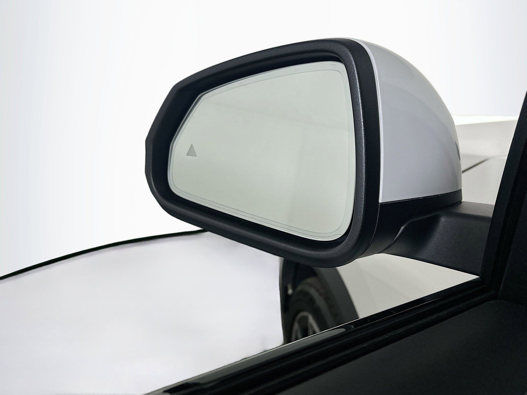 Used 2025 BMW X2 xDrive28i image 16