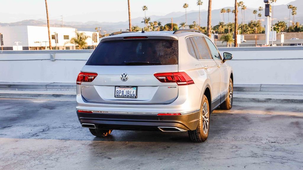 Used 2020 Volkswagen Tiguan SE w/ Panoramic Sunroof Package AWD/4WD image 9