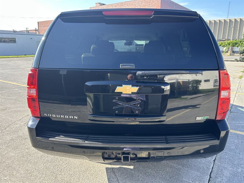 Used 2012 Chevrolet Suburban LT AWD/4WD image 4