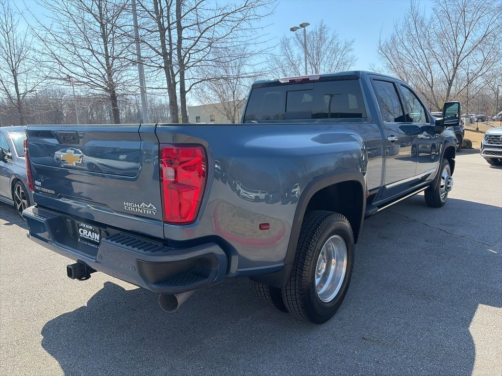 Used 2025 Chevrolet Silverado 3500 High Country w/ High Country Premium Package AWD/4WD image 7