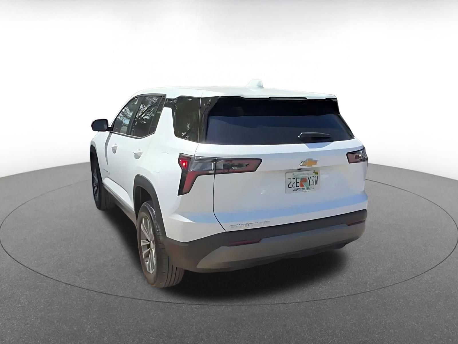 Used 2025 Chevrolet Equinox LT AWD/4WD image 11