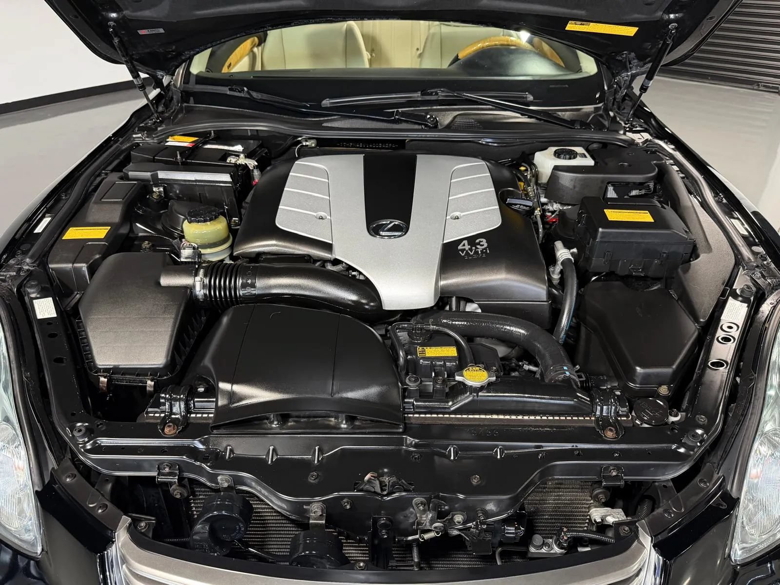 Used 2004 Lexus SC 430 Convertible RWD image 8