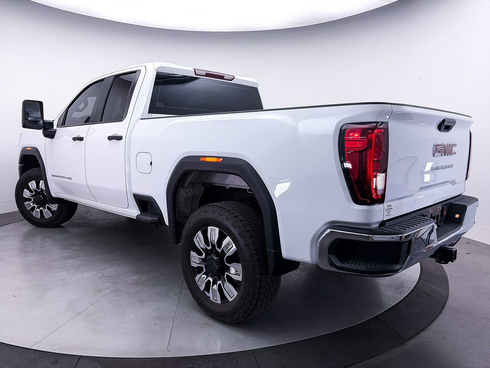 Used 2025 GMC Sierra 2500 Pro RWD image 2
