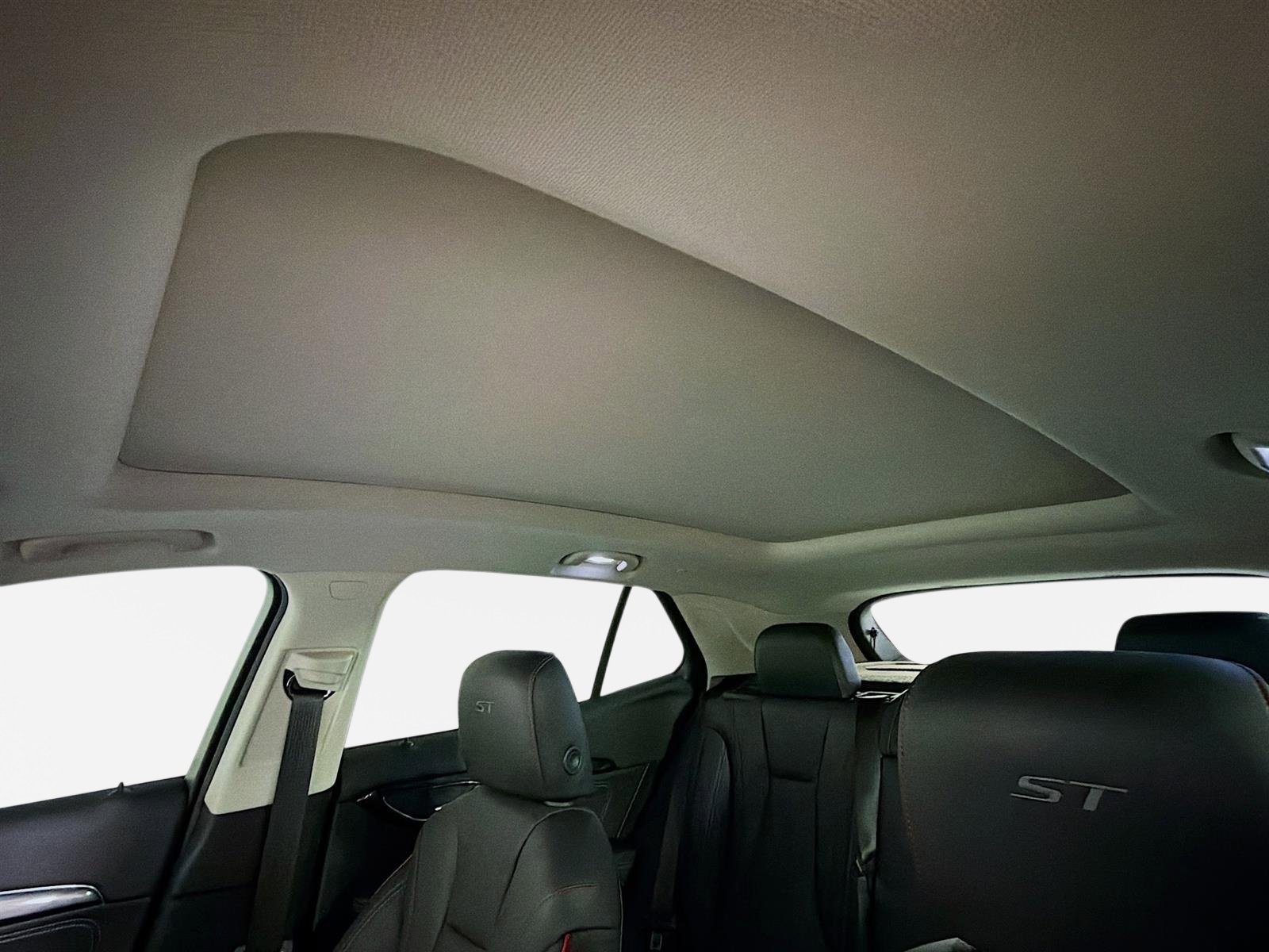 Certified 2023 Buick Envision Essence w/ Sport Touring Package image 14