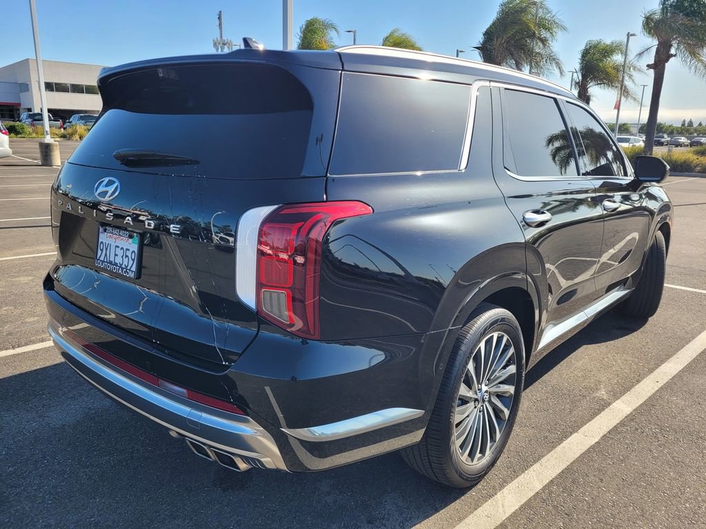 Used 2025 Hyundai Palisade Calligraphy FWD image 4