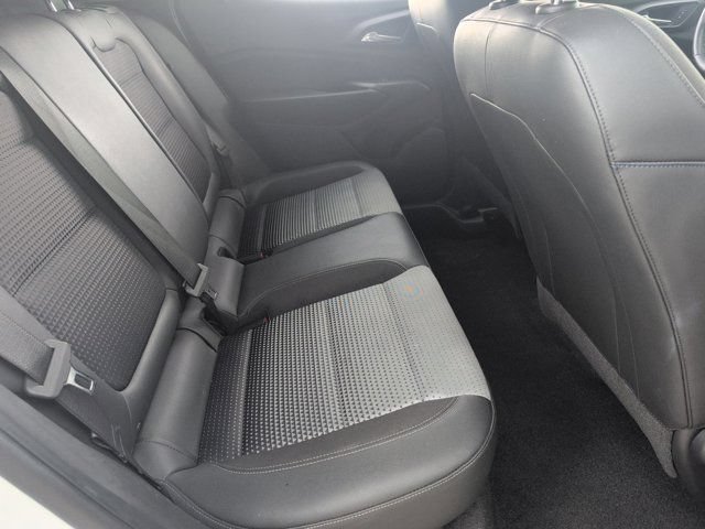 Used 2025 Chevrolet Trax LT w/ LT Convenience Package FWD image 29