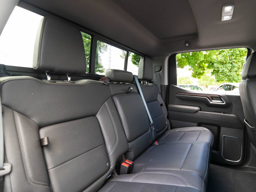 Used 2023 GMC Sierra 1500 SLT w/ SLT Premium Plus Package AWD/4WD image 44