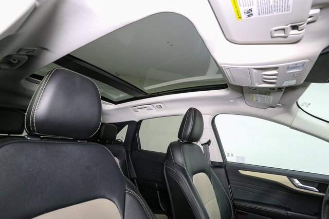 Used 2022 Ford Escape Titanium w/ Titanium Elite Package image 18