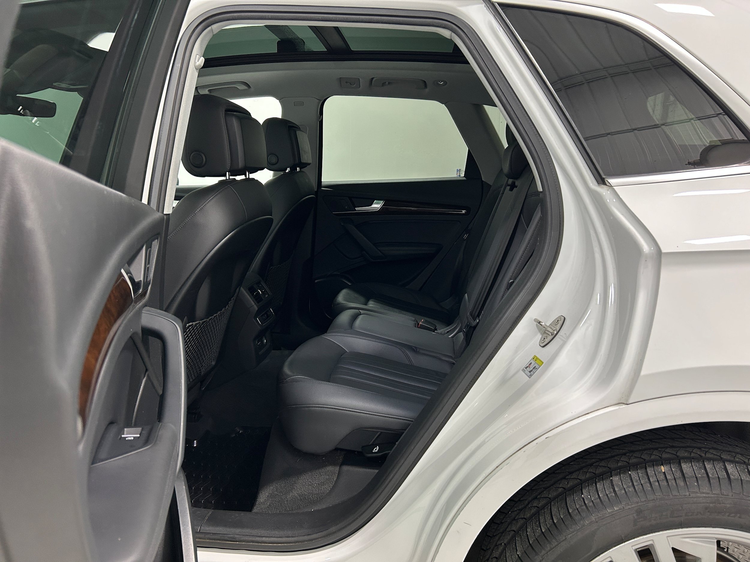 Used 2020 Audi Q5 2.0T Premium Plus w/ Premium Plus Package AWD/4WD image 30