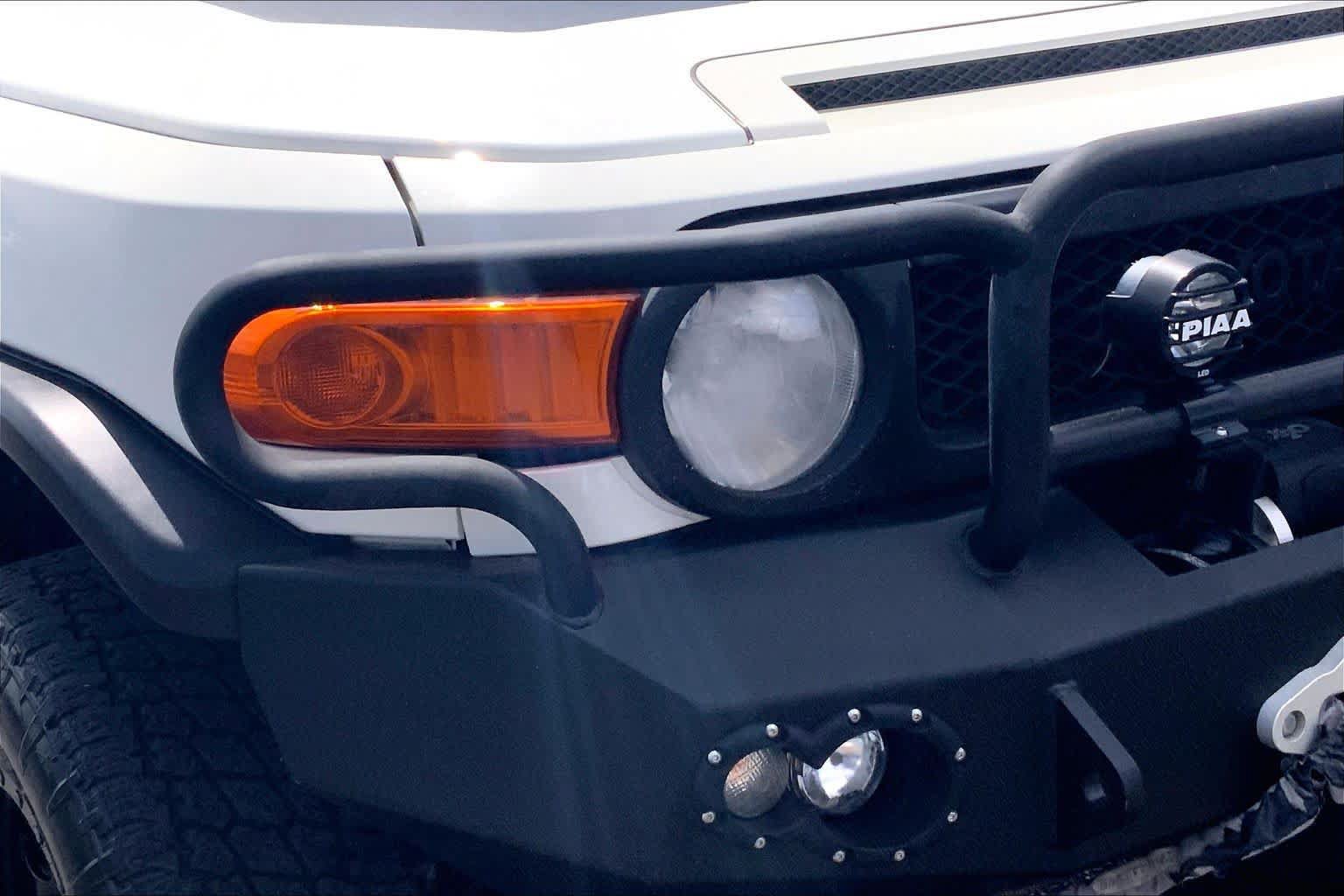 Used 2014 Toyota FJ Cruiser 4WD w/ Upgrade Package image 27