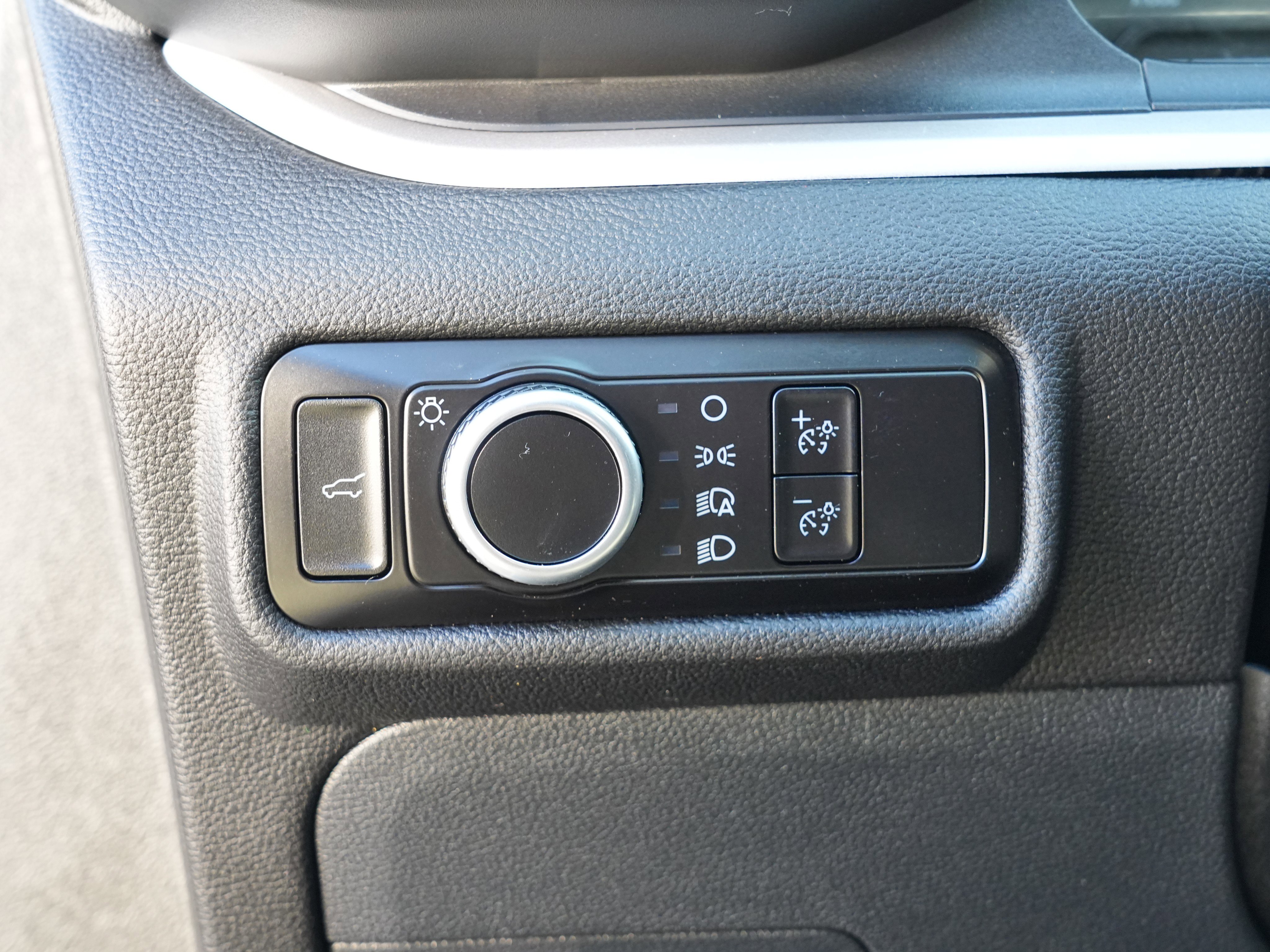 Used 2023 Ford Explorer XLT image 20