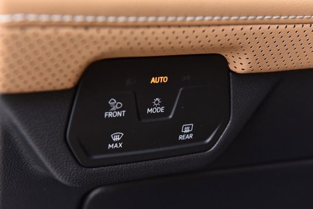 New 2026 Volkswagen Atlas Cross Sport SEL R-Line image 11