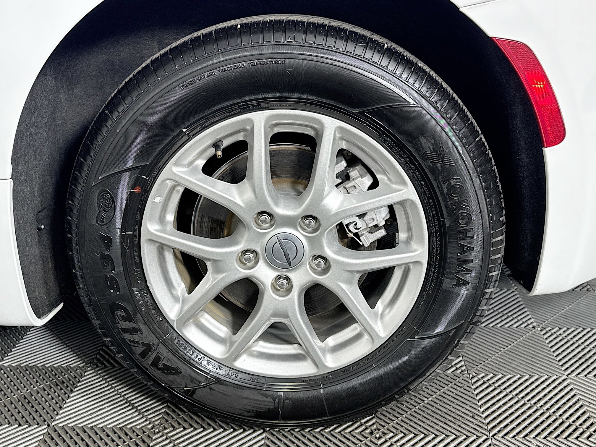 Used 2023 Chrysler Pacifica Touring-L image 64