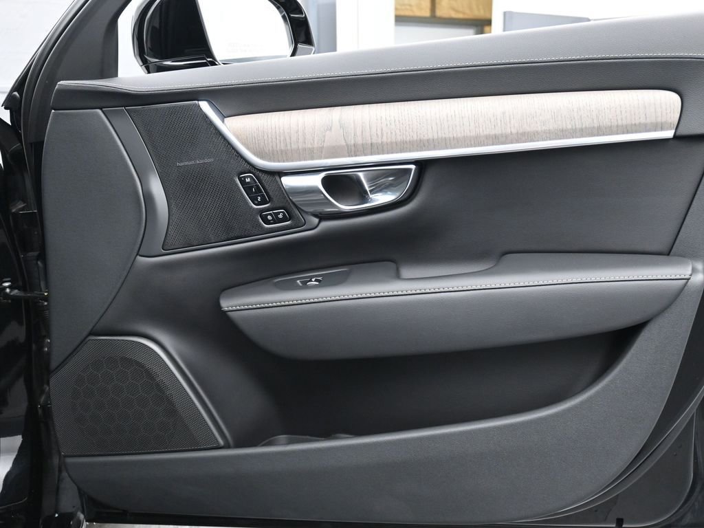 Used 2023 Volvo S90 B6 Ultimate w/ Protection Package Premier image 25