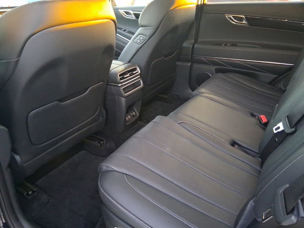 Certified 2025 Genesis GV80 2.5T Standard image 6