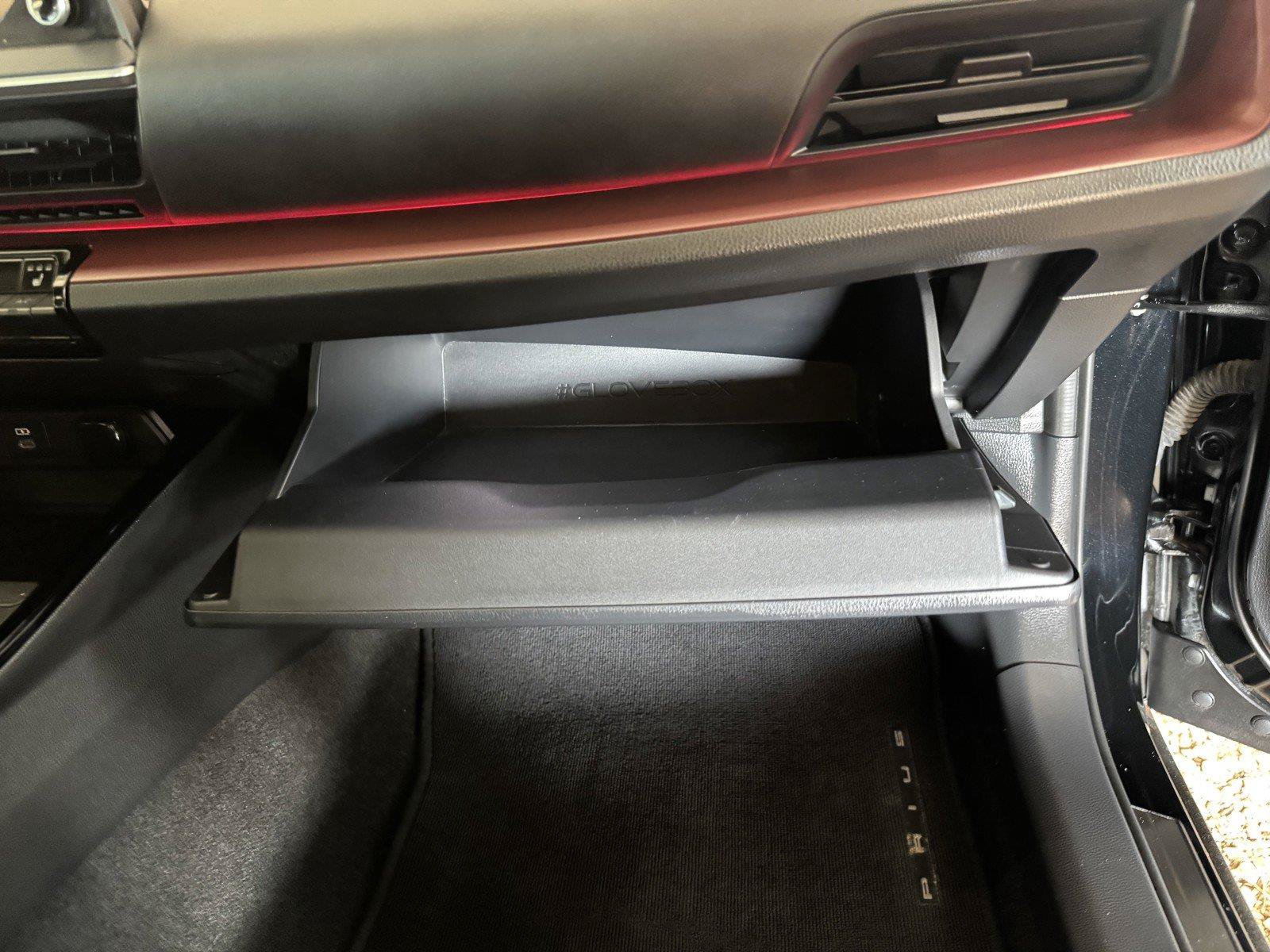 Used 2026 Toyota Prius Plug-In Hybrid FWD image 40