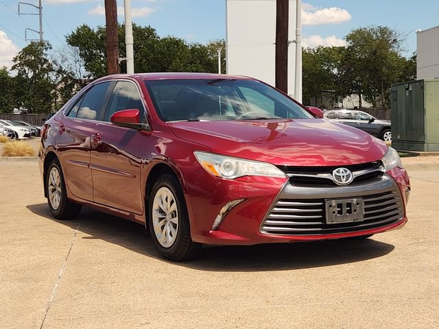 Used 2015 Toyota Camry LE FWD image 2