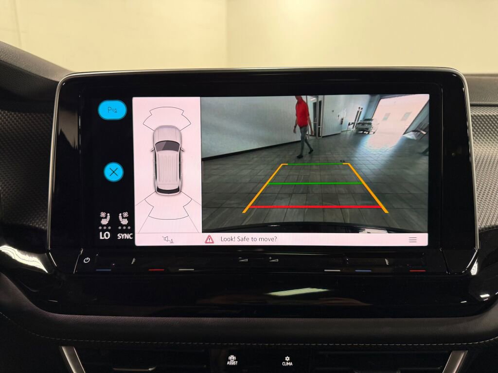 New 2026 Volkswagen Atlas Cross Sport SEL R-Line image 15