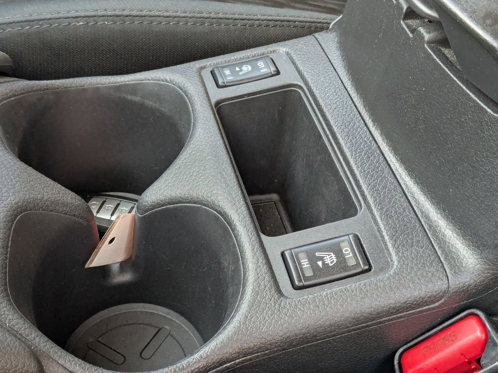 Used 2019 Nissan Rogue SV AWD/4WD image 26