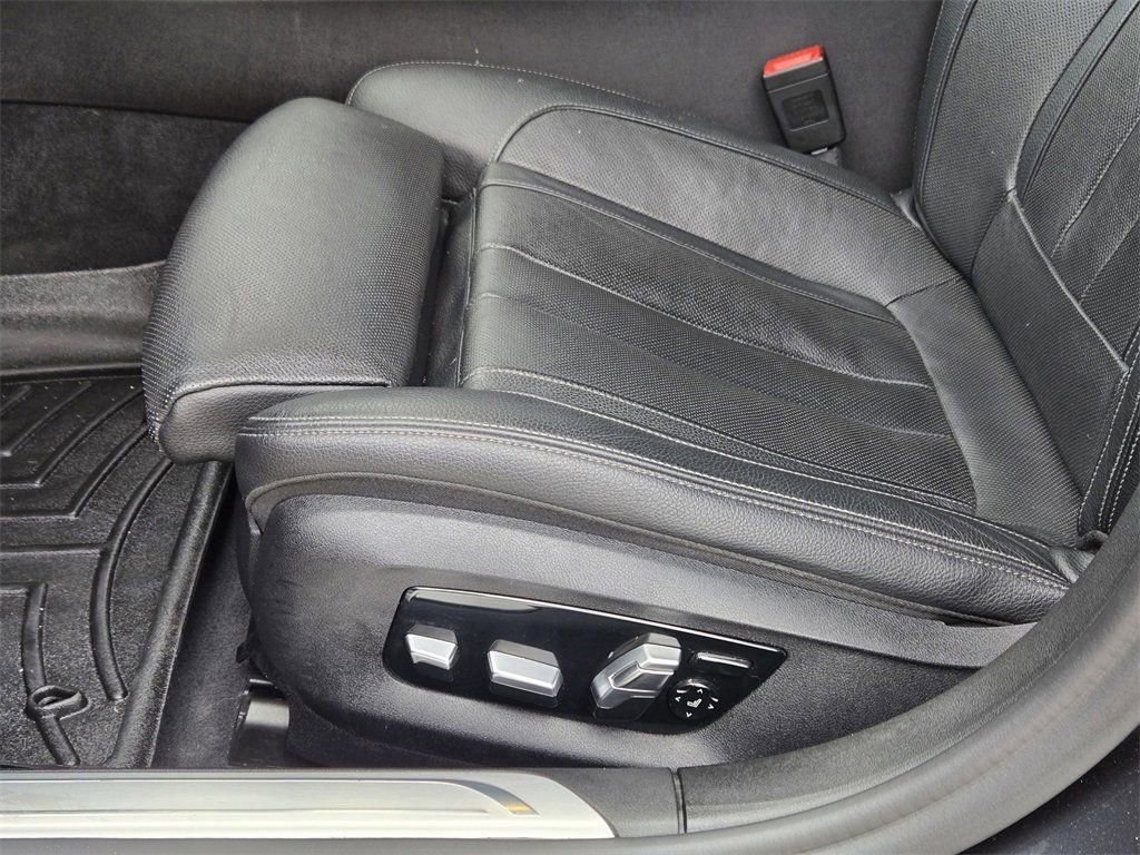 Used 2019 BMW 740i xDrive w/ Executive Package image 26
