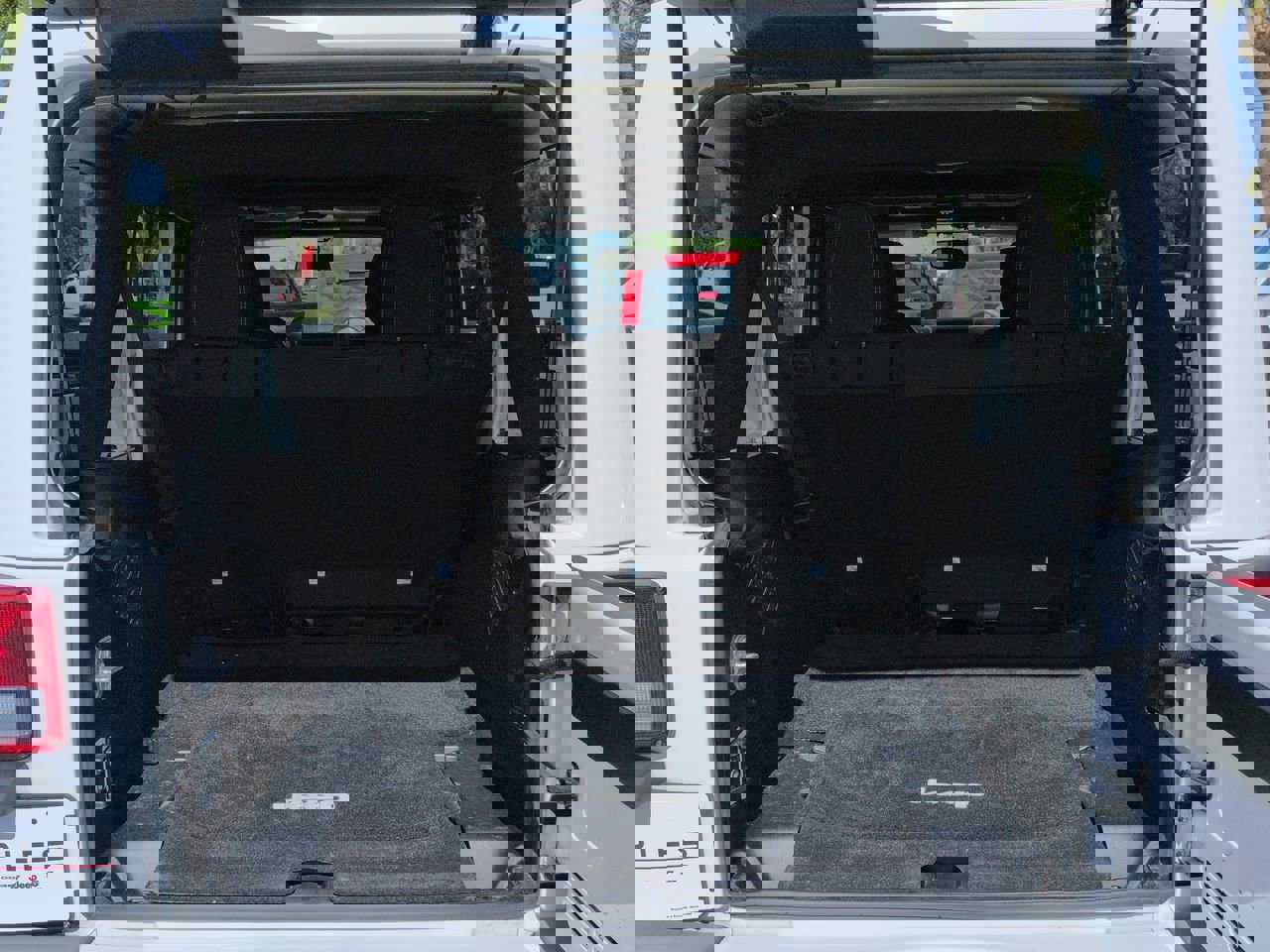 Used 2016 Jeep Wrangler Unlimited Sahara image 13