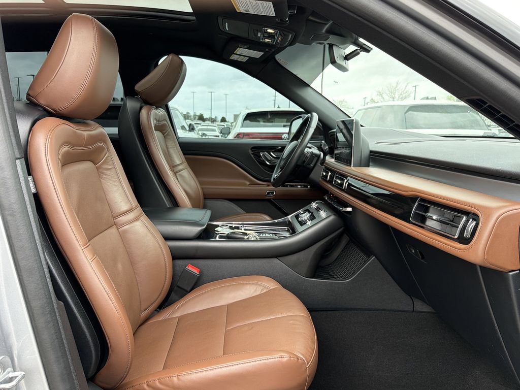 Used 2022 Lincoln Aviator Reserve w/ Elements Package Plus AWD/4WD image 18