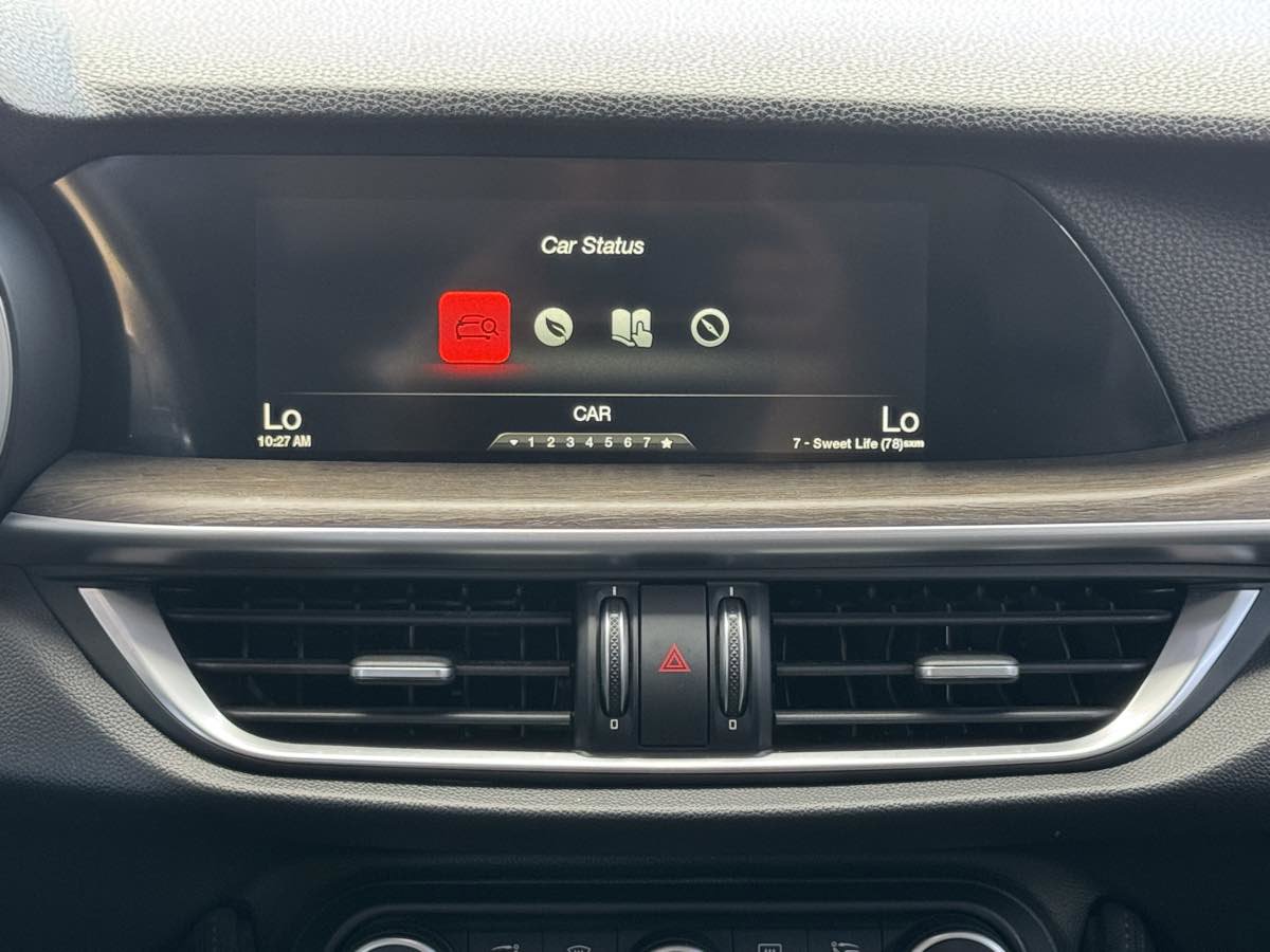 Used 2018 Alfa Romeo Stelvio Ti image 26