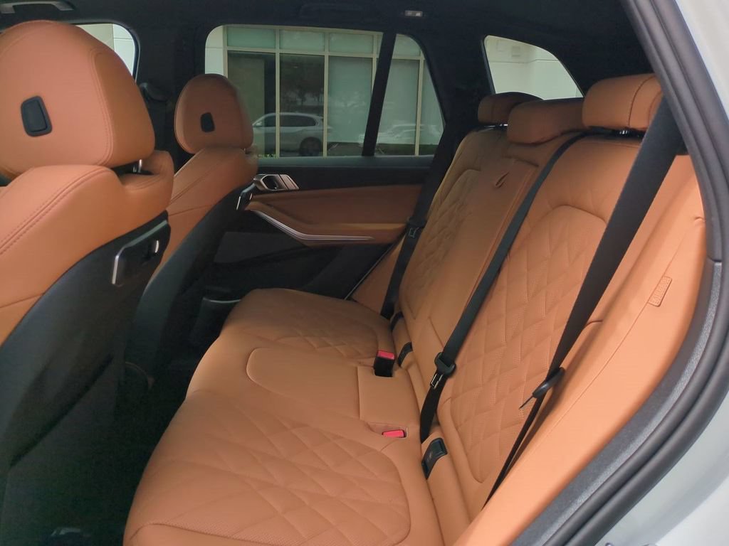 New 2026 BMW X5 xDrive40i w/ Premium Package AWD/4WD image 14