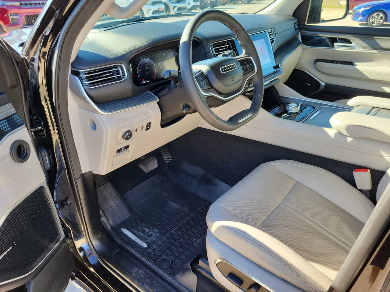 Used 2024 Jeep Wagoneer Series III AWD/4WD image 10