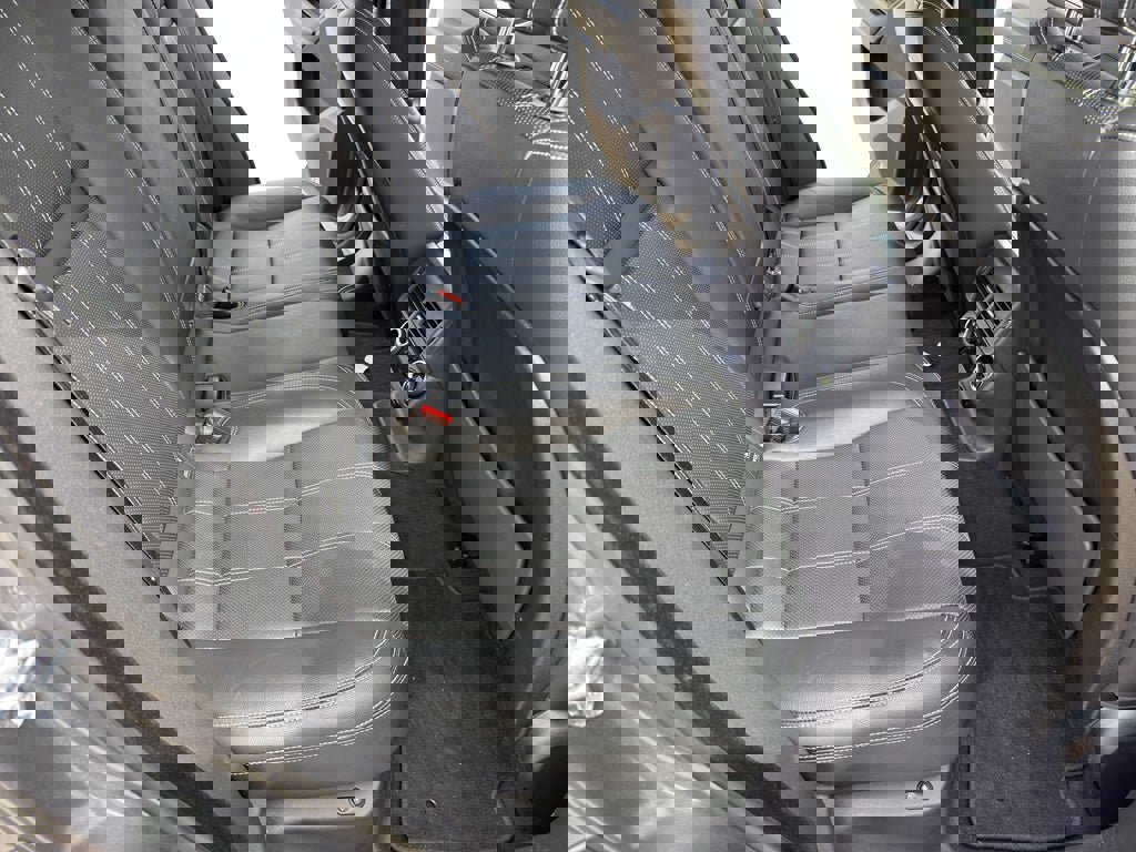 Used 2019 Land Rover Range Rover Velar S image 31