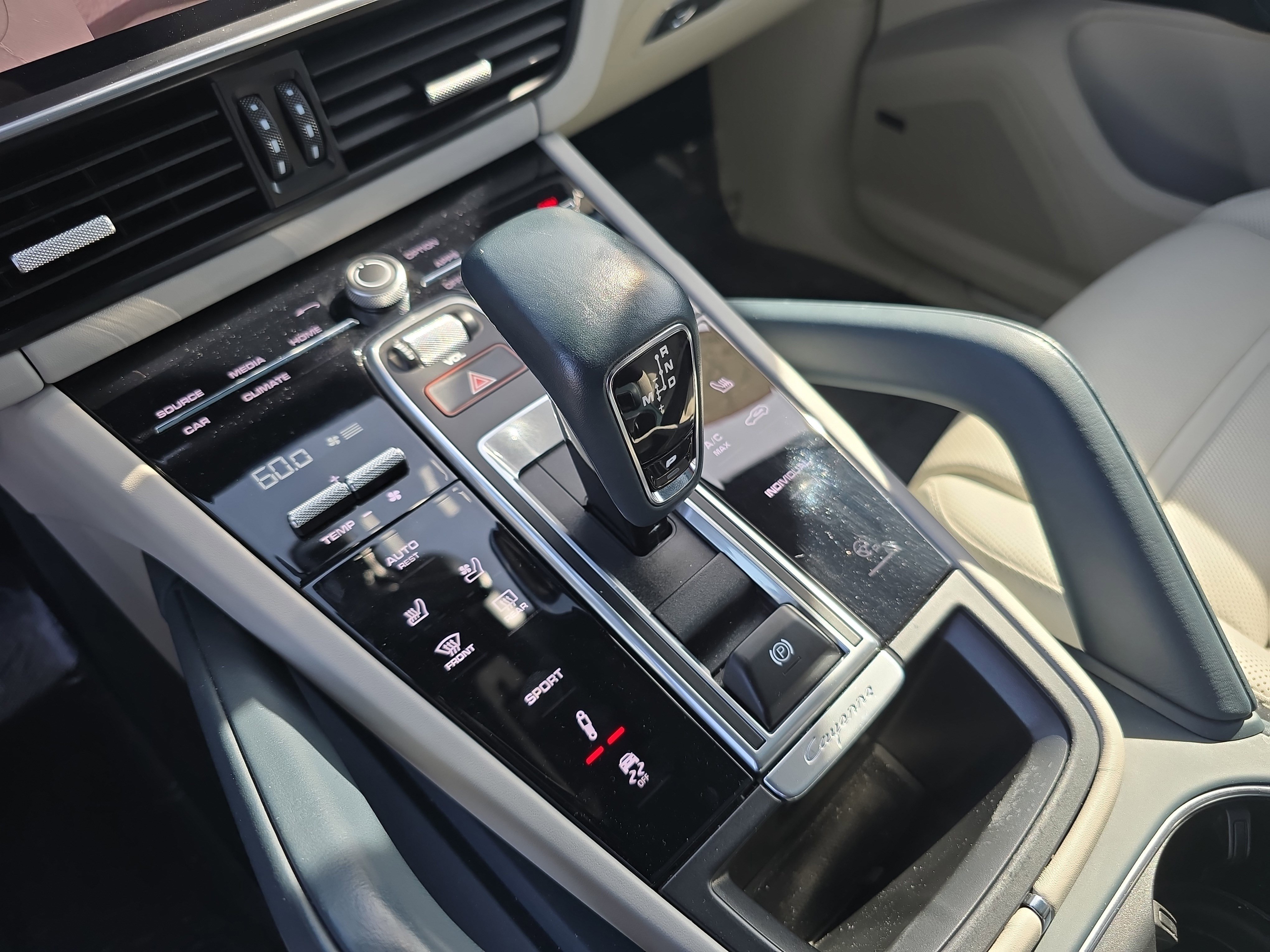 Used 2022 Porsche Cayenne S image 24